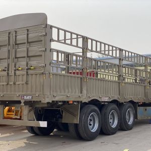 仓栅式运输半挂车